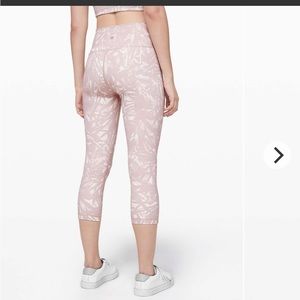 lululemon athletica Wunder Under High-Rise Cropped Leggings